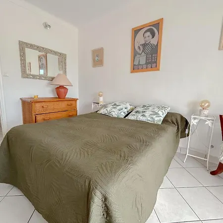 Apartman 2 Pieces En Front De A Avec Parking And Vue Fréjus